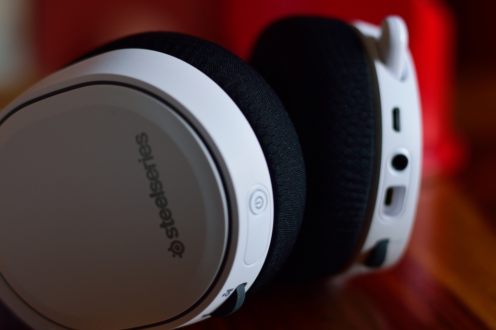 SteelSeries Arctis 7 Wireless 7.1 Headset Review – Whisper Sweet Nothings In My Ear, Baby